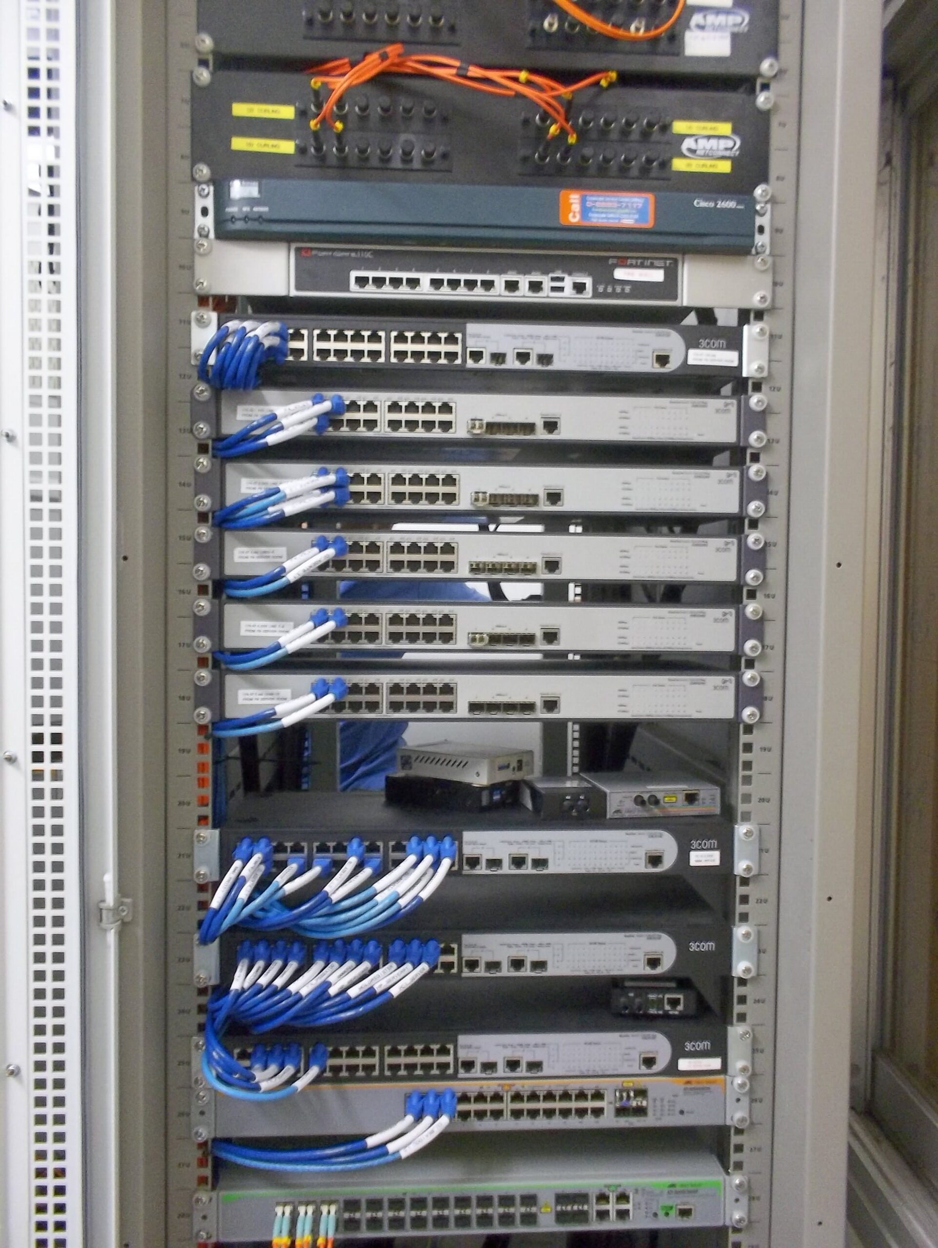 STRUCTURE CABLING